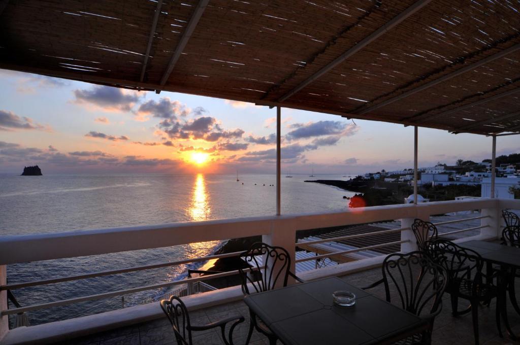 Hotel Villaggio Stromboli - Isola Di Stromboli Kültér fotó