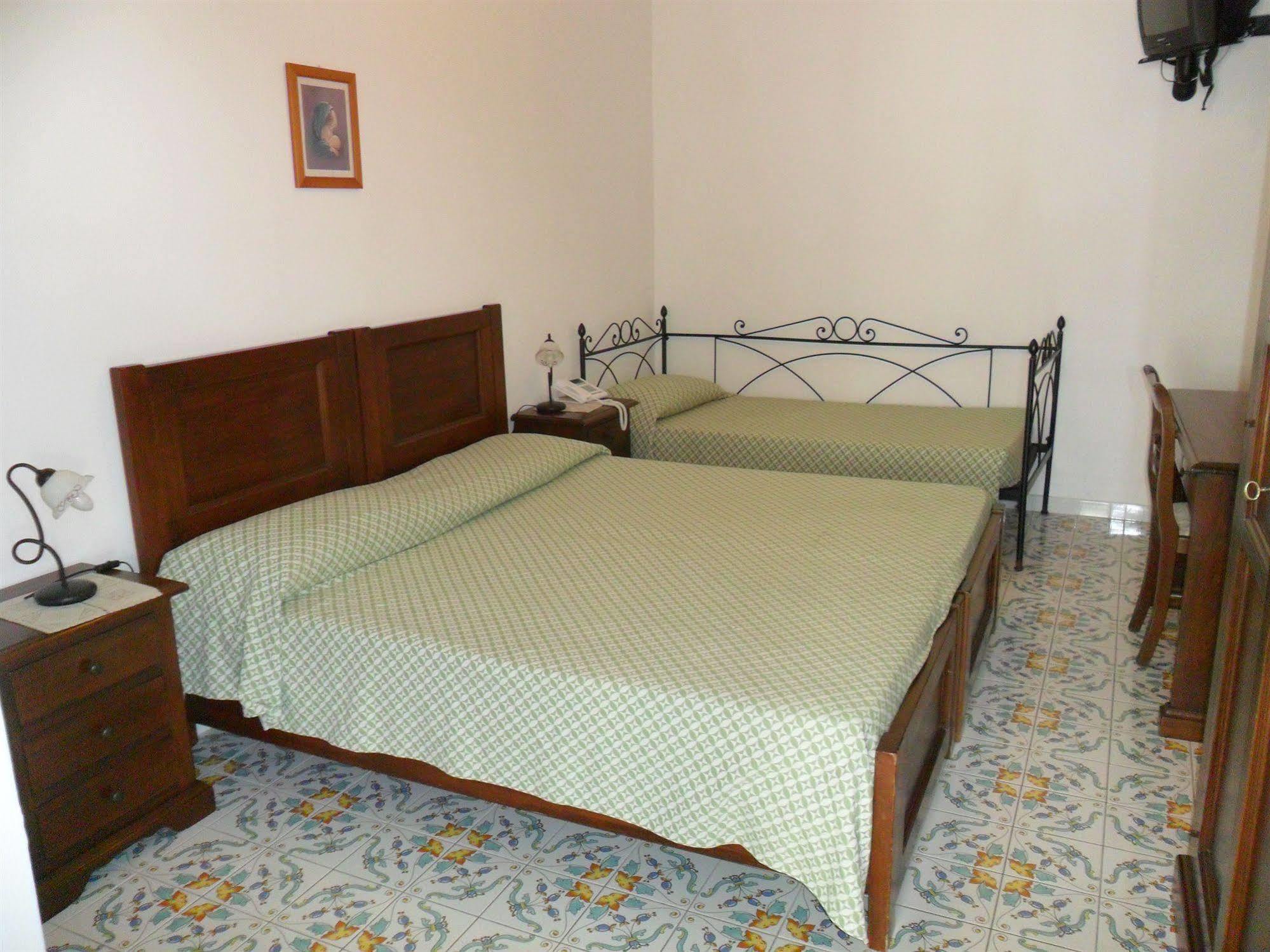 Hotel Villaggio Stromboli - Isola Di Stromboli Kültér fotó